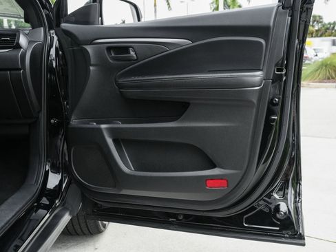 Used 2024 Honda Passport EX-L image 37