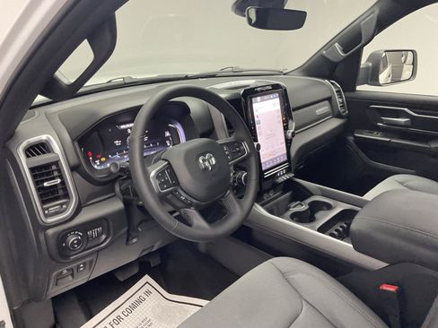 Used 2025 RAM 1500 Big Horn AWD/4WD image 12