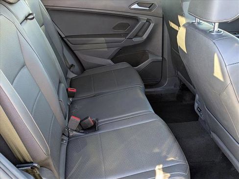 Used 2019 Volkswagen Tiguan SE image 19