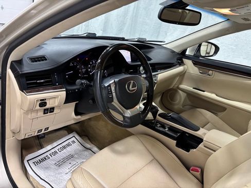 Used 2014 Lexus ES 350 w/ Luxury Package FWD image 15