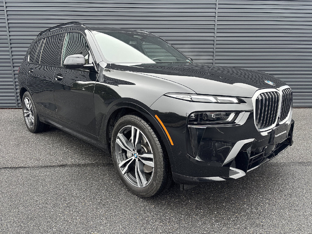 Used 2026 BMW X7 xDrive40i w/ M Sport Package AWD/4WD image 8