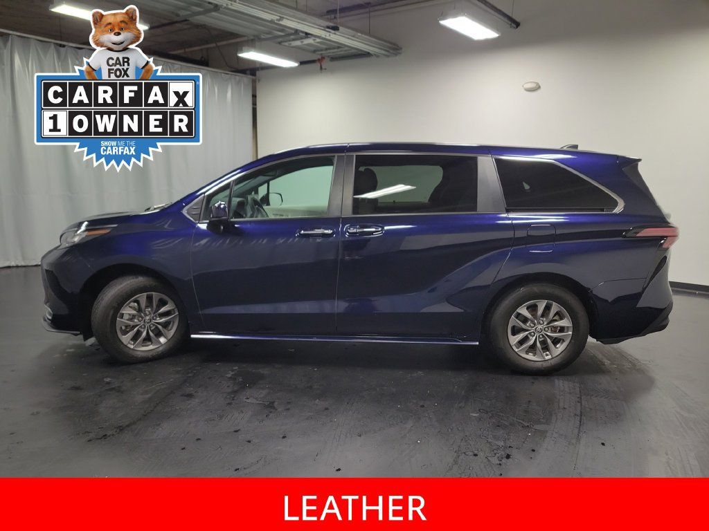 Used 2022 Toyota Sienna XLE FWD image 5
