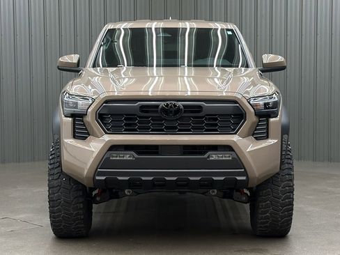 Used 2026 Toyota Tacoma TRD Off-Road AWD/4WD image 8