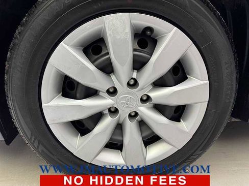 Used 2015 Toyota Corolla LE image 9