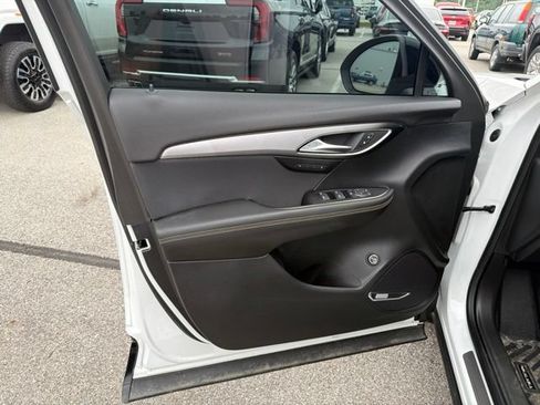 Used 2025 Buick Envision Sport Touring AWD/4WD image 14