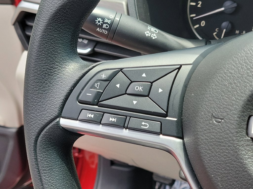 Used 2025 Nissan Altima 2.5 SV FWD image 27
