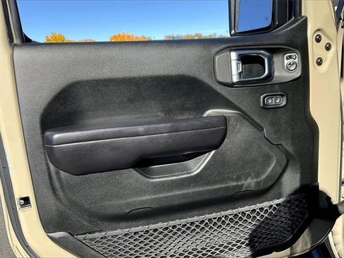 Used 2020 Jeep Gladiator Sport w/ Quick Order Package 24S image 18