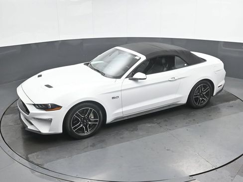 Used 2018 Ford Mustang GT Premium RWD image 37