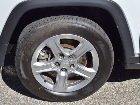 Used 2024 Jeep Compass Latitude w/ Altitude Special Edition image 13