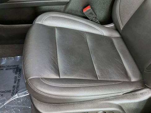 Used 2023 Chevrolet Suburban LT w/ Luxury Package image 21