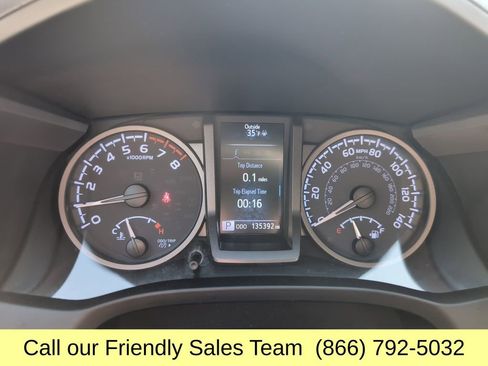 Used 2021 Toyota Tacoma TRD Off-Road w/ Technology Package image 19