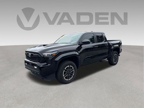 Used 2024 Toyota Tacoma TRD Sport AWD/4WD image 4