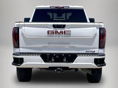 Used 2024 GMC Sierra 2500 AT4 w/ AT4 Premium Plus Package AWD/4WD image 6