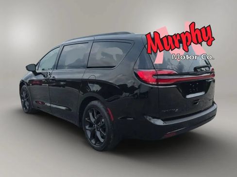 Used 2025 Chrysler Pacifica Limited FWD image 6