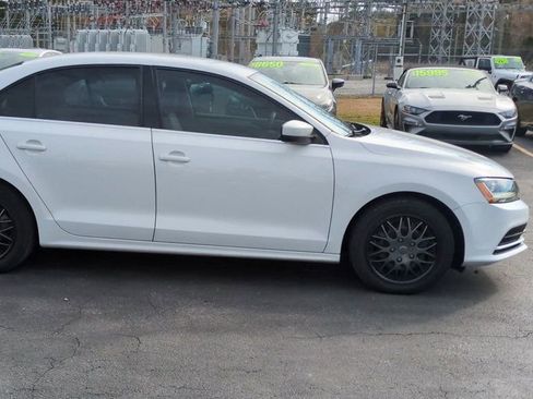 Used 2017 Volkswagen Jetta S image 9