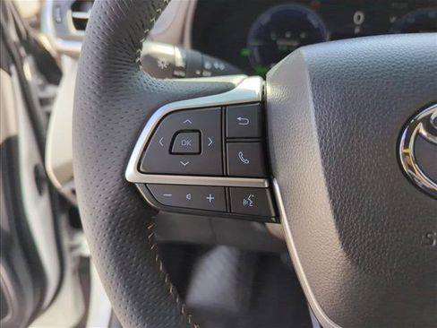 New 2026 Toyota Sienna Limited FWD image 17