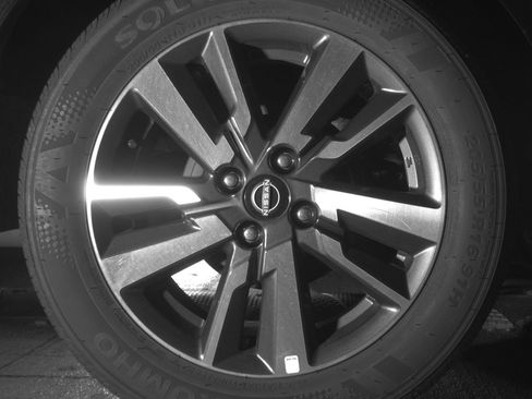 Used 2025 Nissan Versa SV image 15