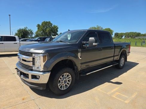 Used 2019 Ford F250 XLT w/ XLT Value Package AWD/4WD image 3
