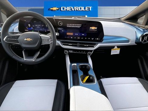 New 2026 Chevrolet Equinox EV LT FWD image 5
