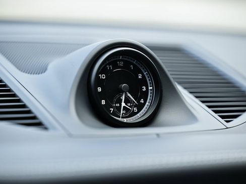 New 2026 Porsche Macan image 40