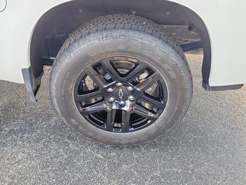 Used 2024 Chevrolet Silverado 1500 Custom AWD/4WD image 35