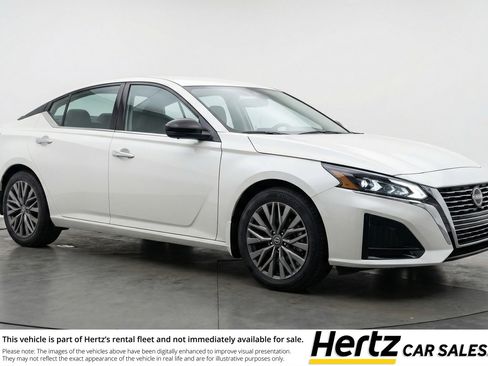 Used 2025 Nissan Altima 2.5 SV image 1