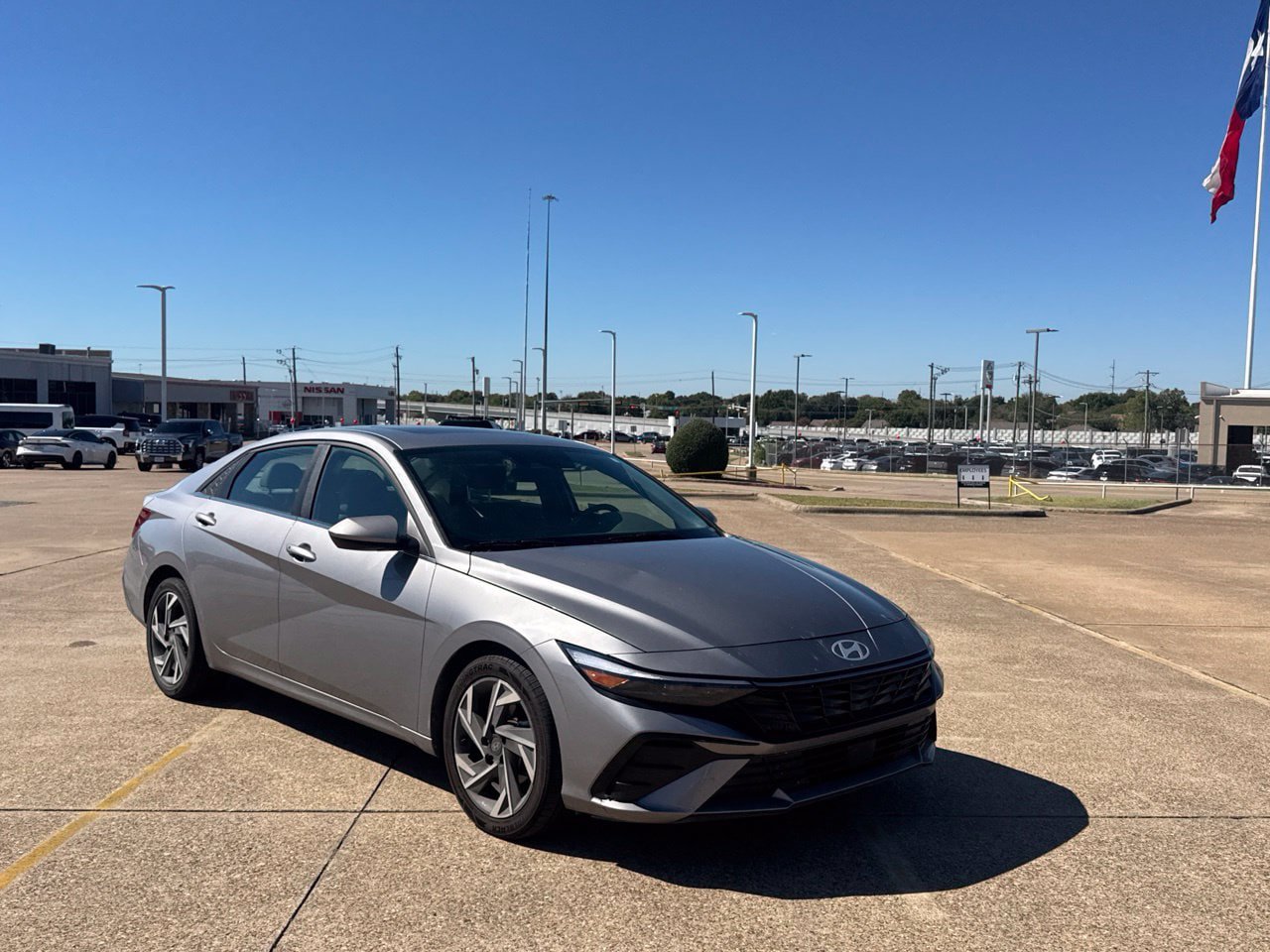Used 2025 Hyundai Elantra SEL FWD image 1