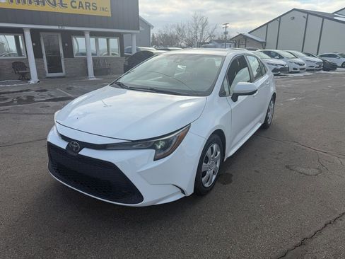 Used 2021 Toyota Corolla LE image 2