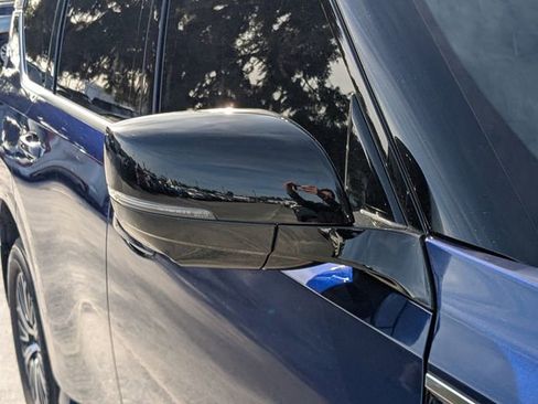 Used 2025 Nissan Armada Platinum w/ Convenience Package image 11