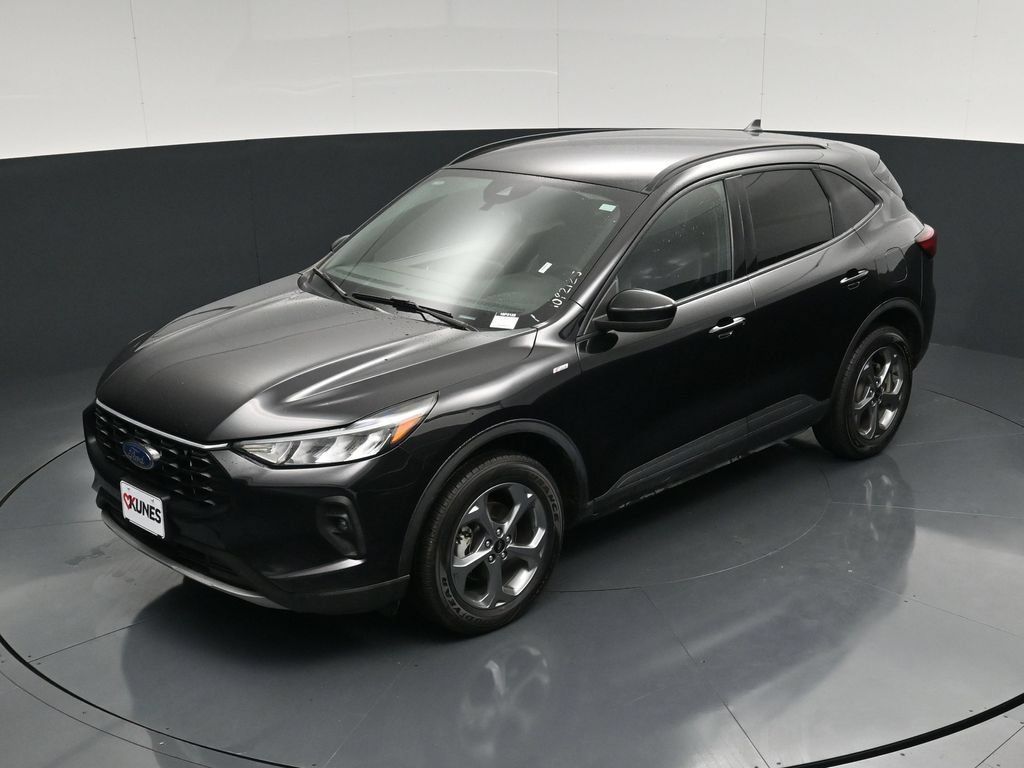 Used 2025 Ford Escape ST-Line Select AWD/4WD image 38