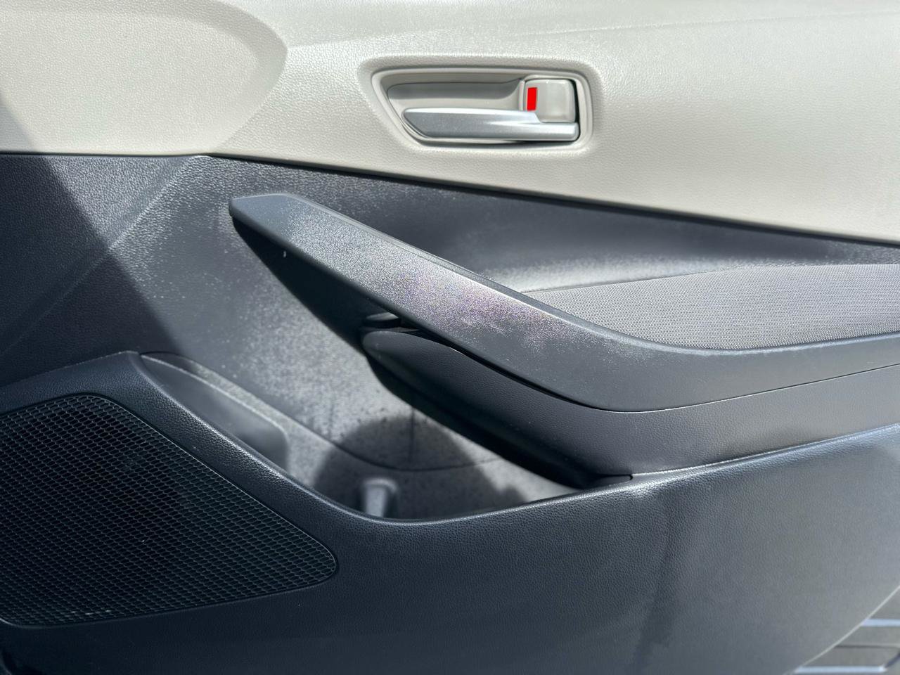 Used 2020 Toyota Corolla LE FWD image 19