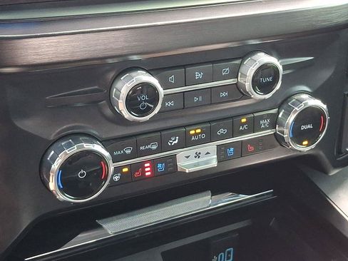 Used 2024 Ford F250 Lariat w/ Sport Appearance Package AWD/4WD image 17
