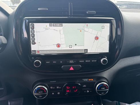 Used 2022 Kia Soul GT-Line image 11