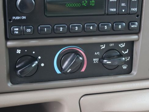 Used 2004 Ford F350 Lariat image 26