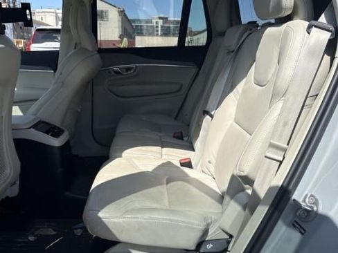 Used 2025 Volvo XC90 T8 Ultra w/ Protection Package Premier AWD/4WD image 4