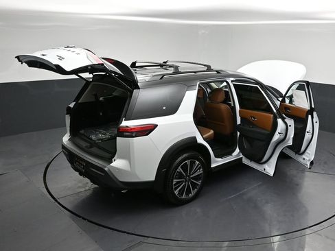 New 2026 Nissan Pathfinder Platinum AWD/4WD image 35
