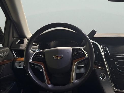 Used 2018 Cadillac Escalade Premium Luxury image 13