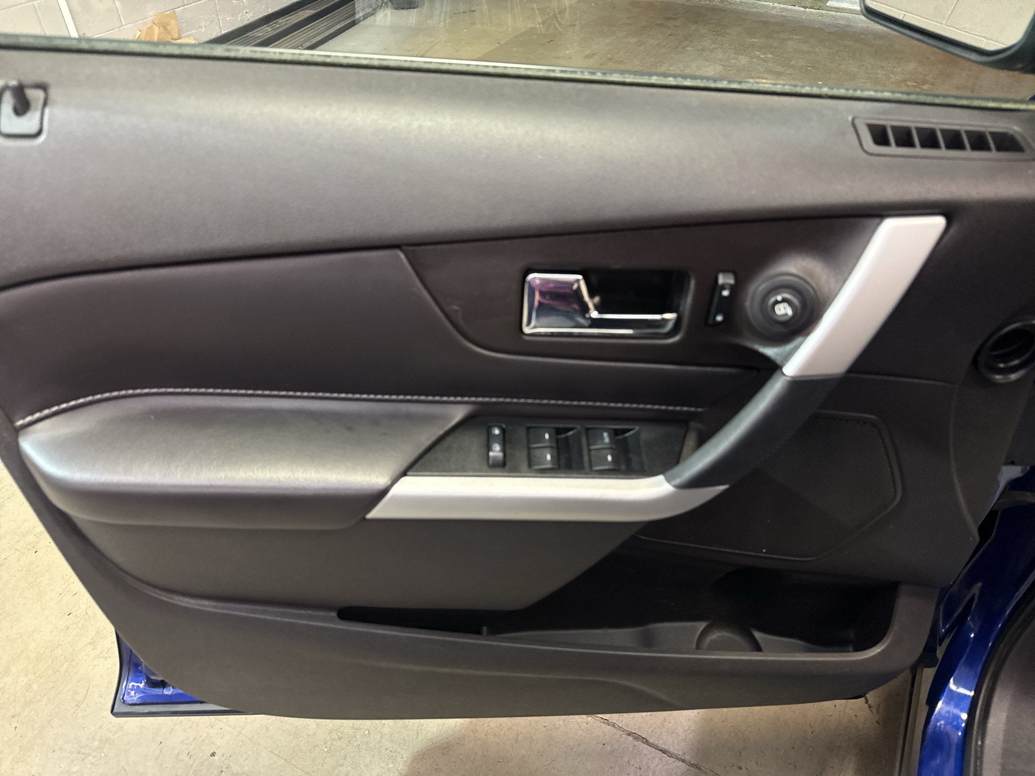 Used 2013 Ford Edge SE FWD image 15