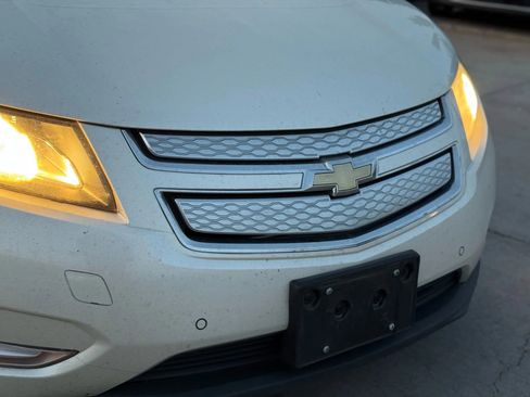 Used 2011 Chevrolet Volt Premium w/ Premium Trim Package image 40