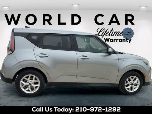 Used 2023 Kia Soul LX w/ LX Technology Package FWD image 8