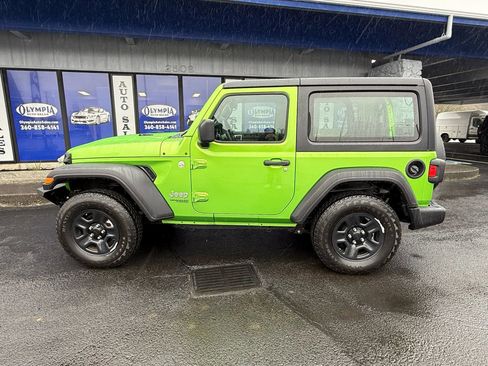 Used 2019 Jeep Wrangler Sport AWD/4WD image 3