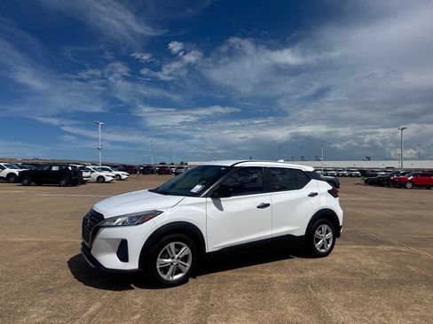 Certified 2024 Nissan Kicks S FWD image 9
