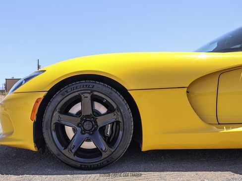 Used 2014 SRT Viper SRT-10 w/ Grand Touring Package RWD image 4