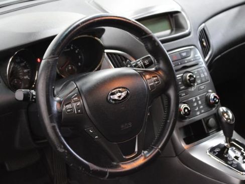 Used 2011 Hyundai Genesis 2.0T RWD image 15