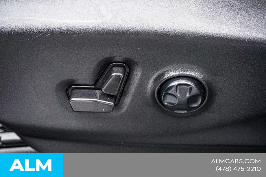 Used 2025 Chrysler Pacifica Limited FWD image 53