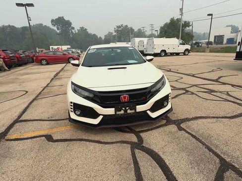 Used 2019 Honda Civic Type R image 3