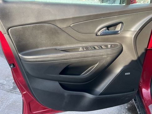 Used 2018 Buick Encore Premium image 19