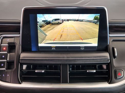 Certified 2024 Chevrolet Suburban LT RWD image 18