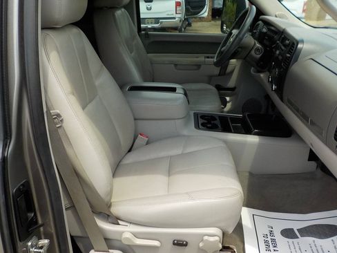 Used 2013 Chevrolet Silverado 2500 LT w/ Custom Sport Truck Package RWD image 27