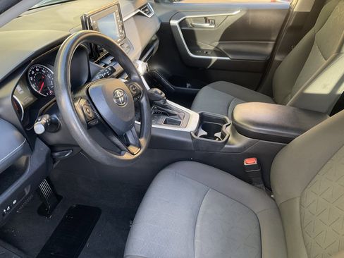 Used 2021 Toyota RAV4 XLE image 19